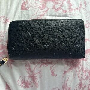 Louis Vuitton Zippy Wallet